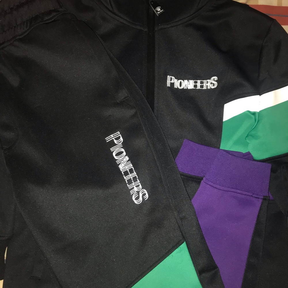 Pioneers sweatsuit